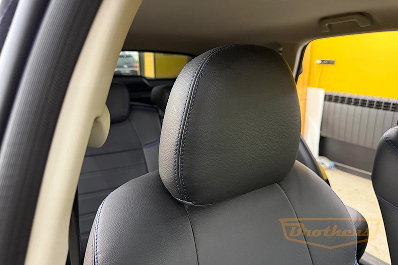 Авточехлы на сиденья Haval Jolion (Хавал Джулиан) серии "Premium" - синяя строчка