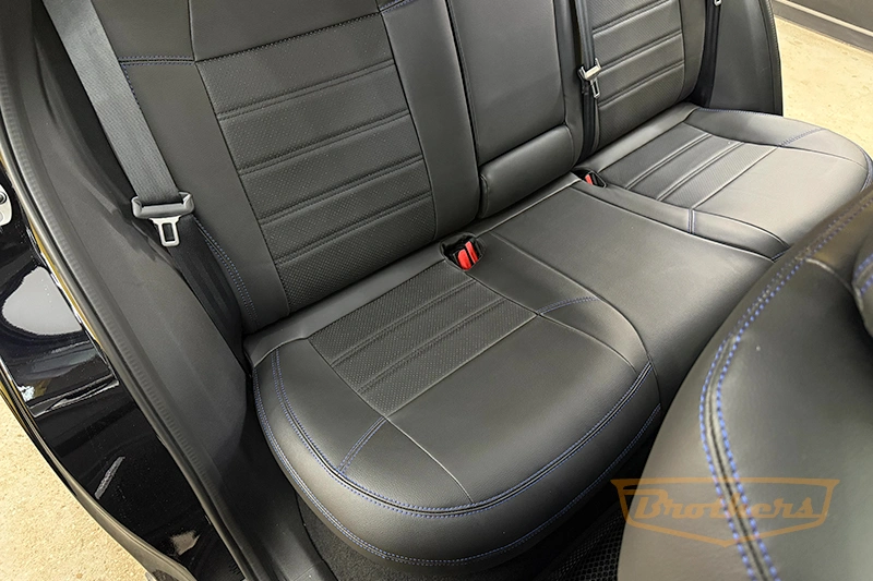 Авточехлы на сиденья Haval Jolion (Хавал Джулиан) серии "Premium" - синяя строчка