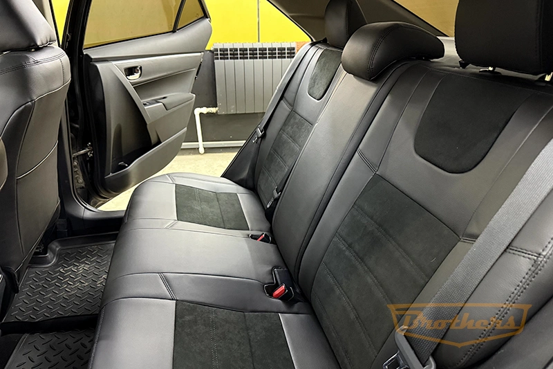 Авточехлы на Toyota Corolla (E160), серии "Alcantara" - черная строчка