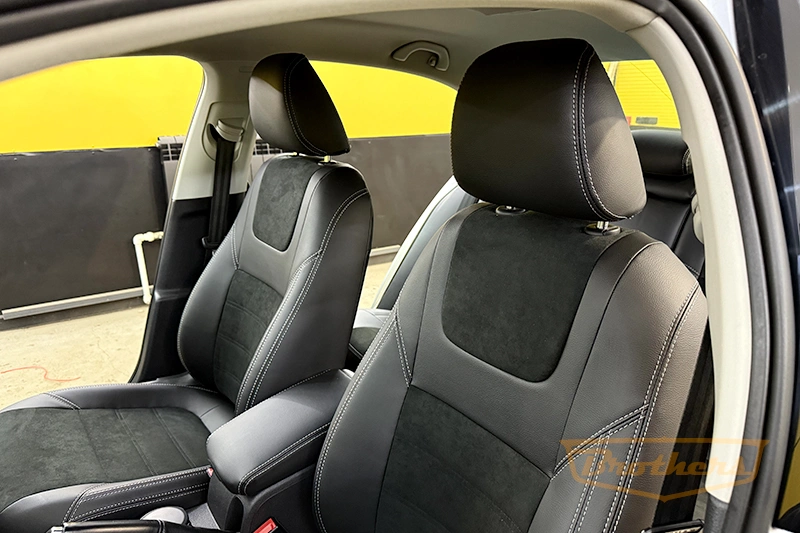 Чехлы на Volkswagen Jetta 6, (Comfort Line) серии "Alcantara Full" - серая строчка