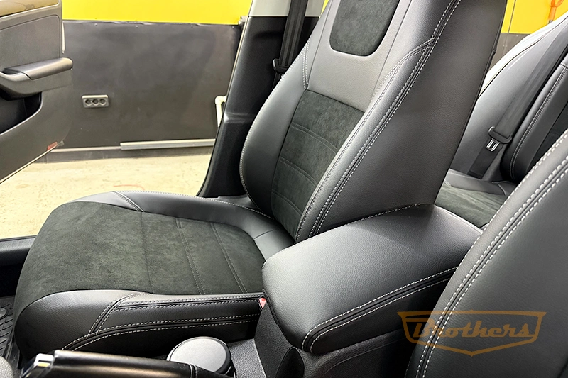 Чехлы на Volkswagen Jetta 6, (Comfort Line) серии "Alcantara Full" - серая строчка