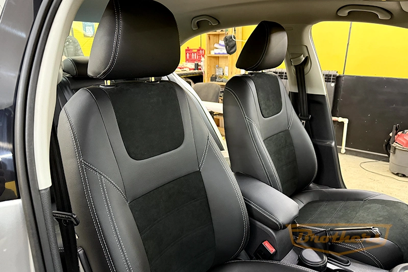 Чехлы на Volkswagen Jetta 6, (Comfort Line) серии "Alcantara Full" - серая строчка