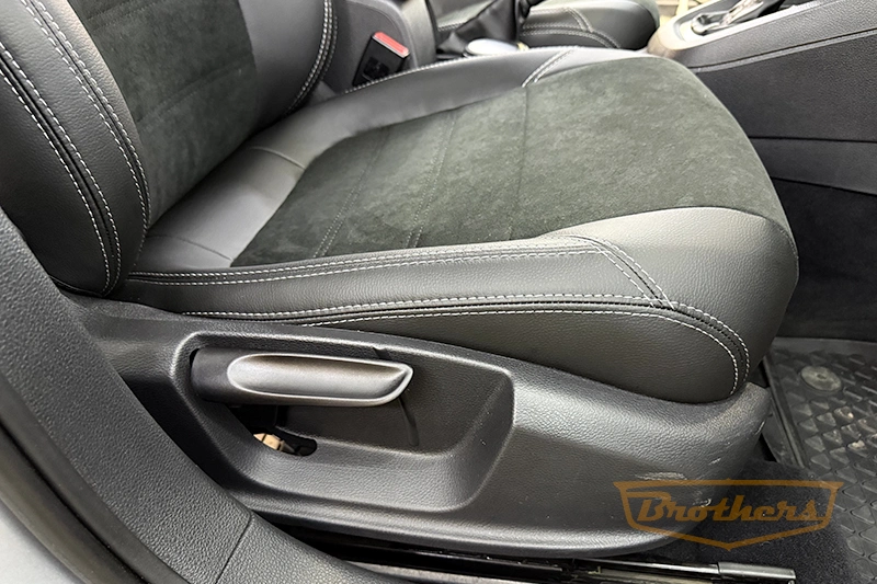 Чехлы на Volkswagen Jetta 6, (Comfort Line) серии "Alcantara Full" - серая строчка