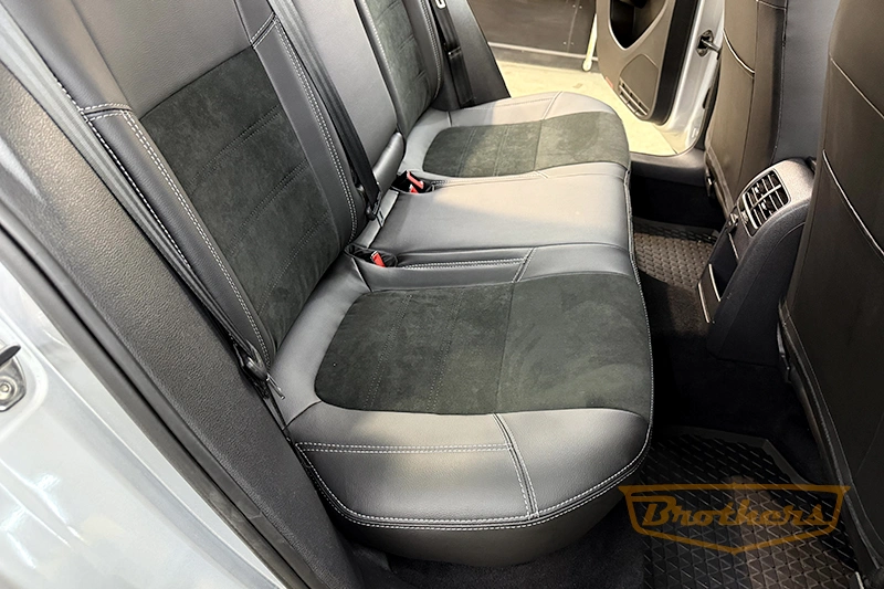 Чехлы на Volkswagen Jetta 6, (Comfort Line) серии "Alcantara Full" - серая строчка