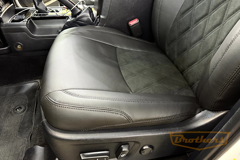 Чехлы на Toyota Prado 150 (рестайлинг), серии "Alcantara" с ромбами - черная строчка