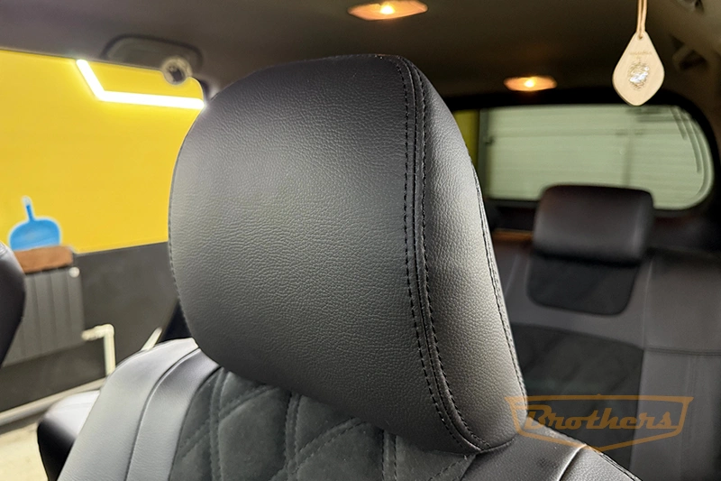 Чехлы на Toyota Prado 150 (рестайлинг), серии "Alcantara" с ромбами - черная строчка