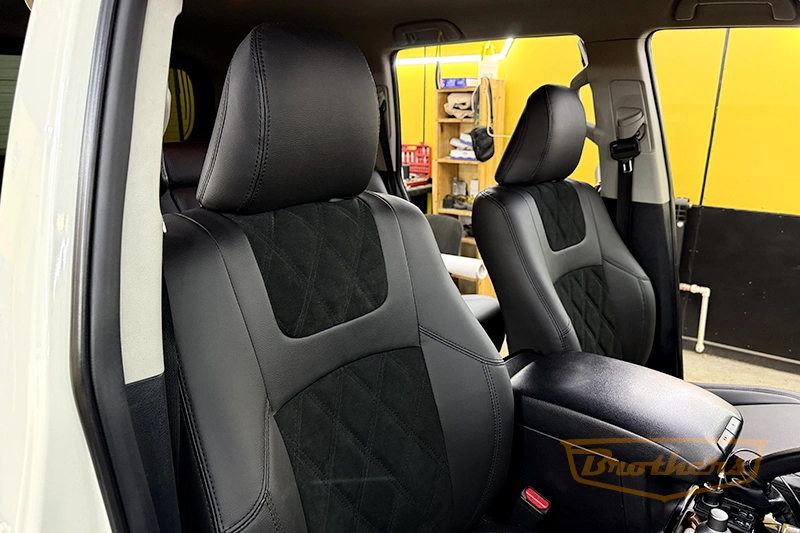 Чехлы на Toyota Prado 150 (рестайлинг), серии "Alcantara" с ромбами - черная строчка