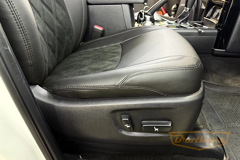 Чехлы на Toyota Prado 150 (рестайлинг), серии "Alcantara" с ромбами - черная строчка