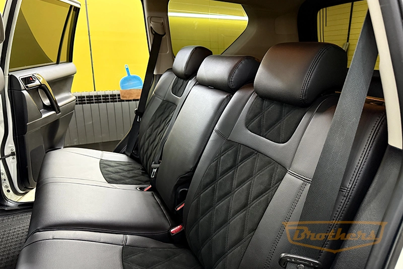 Чехлы на Toyota Prado 150 (рестайлинг), серии "Alcantara" с ромбами - черная строчка