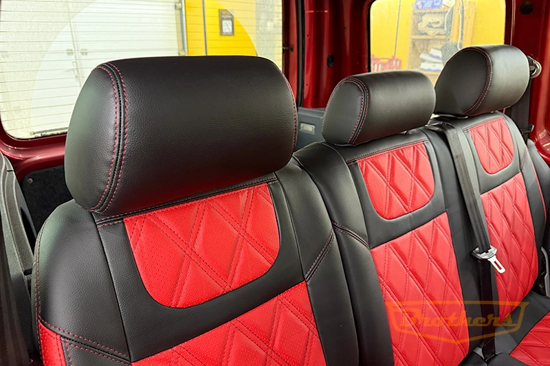 Чехлы из экокожи для Volkswagen Caddy 3 (2004 - 2010) серии "Premium" - красная строчка, красные вставки, ромбы