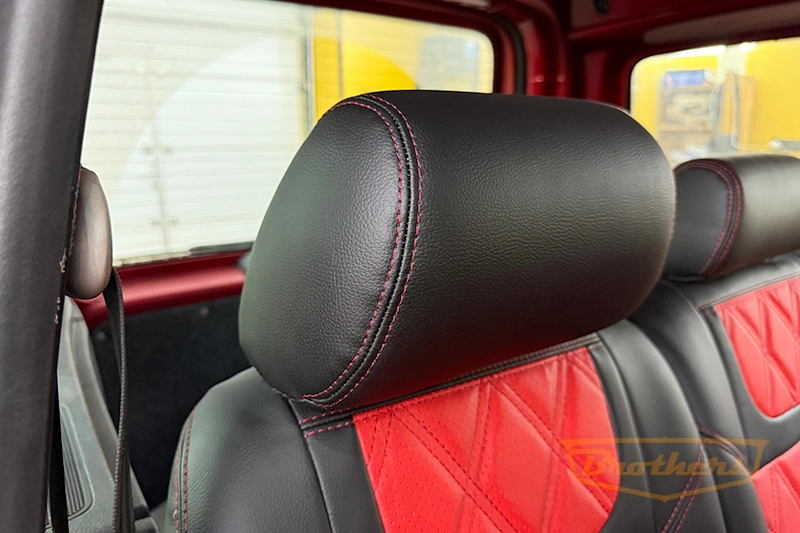 Чехлы из экокожи для Volkswagen Caddy 3 (2004 - 2010) серии "Premium" - красная строчка, красные вставки, ромбы