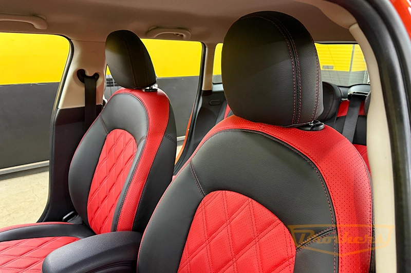 Чехлы на Mini Cooper Hatch (F56), серии "Premium" - красная строчка, красный центр, ромбы Чехлы на Mini Cooper Hatch (F56), серии "Premium" - красная строчка, красный центр, ромбы