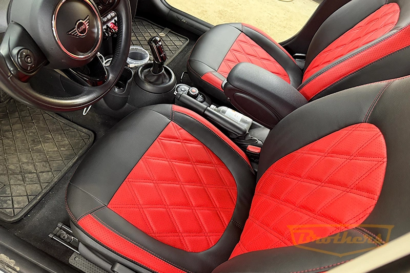 Чехлы на Mini Cooper Hatch (F56), серии "Premium" - красная строчка, красный центр, ромбы Чехлы на Mini Cooper Hatch (F56), серии "Premium" - красная строчка, красный центр, ромбы