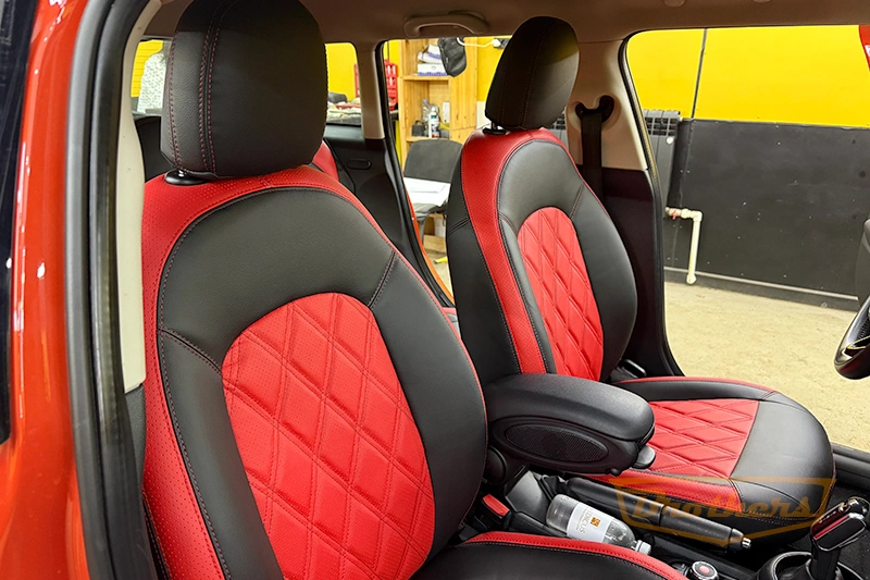 Чехлы на Mini Cooper Hatch (F56), серии "Premium" - красная строчка, красный центр, ромбы Чехлы на Mini Cooper Hatch (F56), серии "Premium" - красная строчка, красный центр, ромбы