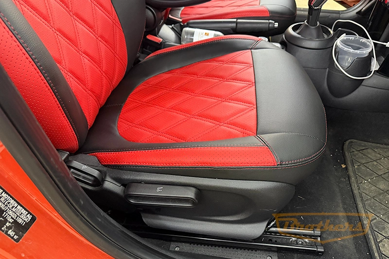 Чехлы на Mini Cooper Hatch (F56), серии "Premium" - красная строчка, красный центр, ромбы Чехлы на Mini Cooper Hatch (F56), серии "Premium" - красная строчка, красный центр, ромбы