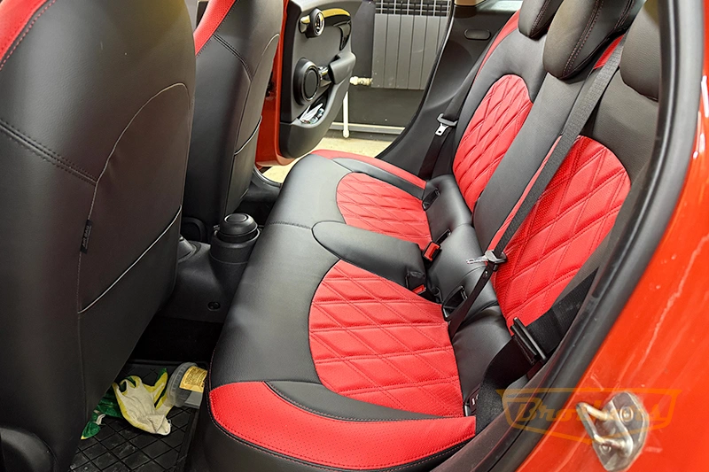 Чехлы на Mini Cooper Hatch (F56), серии "Premium" - красная строчка, красный центр, ромбы Чехлы на Mini Cooper Hatch (F56), серии "Premium" - красная строчка, красный центр, ромбы