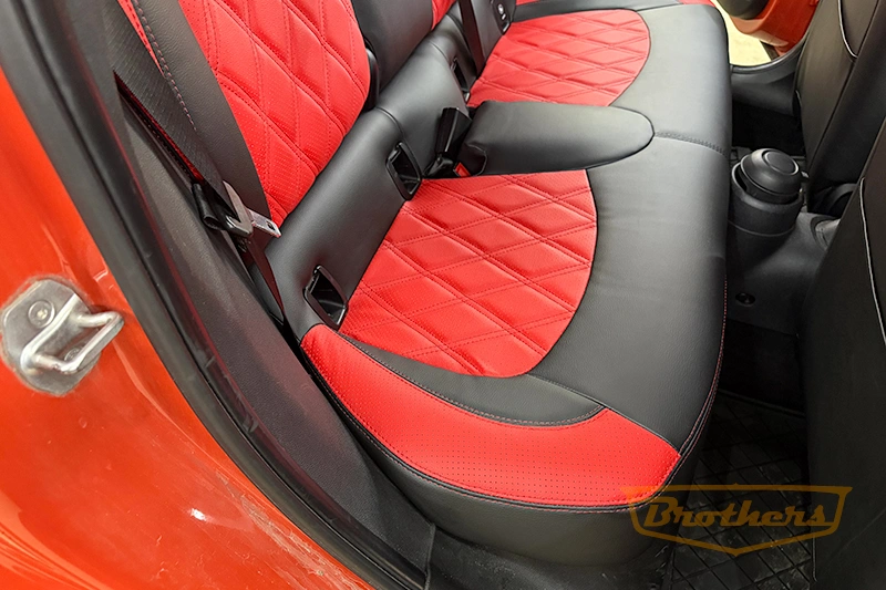 Чехлы на Mini Cooper Hatch (F56), серии "Premium" - красная строчка, красный центр, ромбы Чехлы на Mini Cooper Hatch (F56), серии "Premium" - красная строчка, красный центр, ромбы