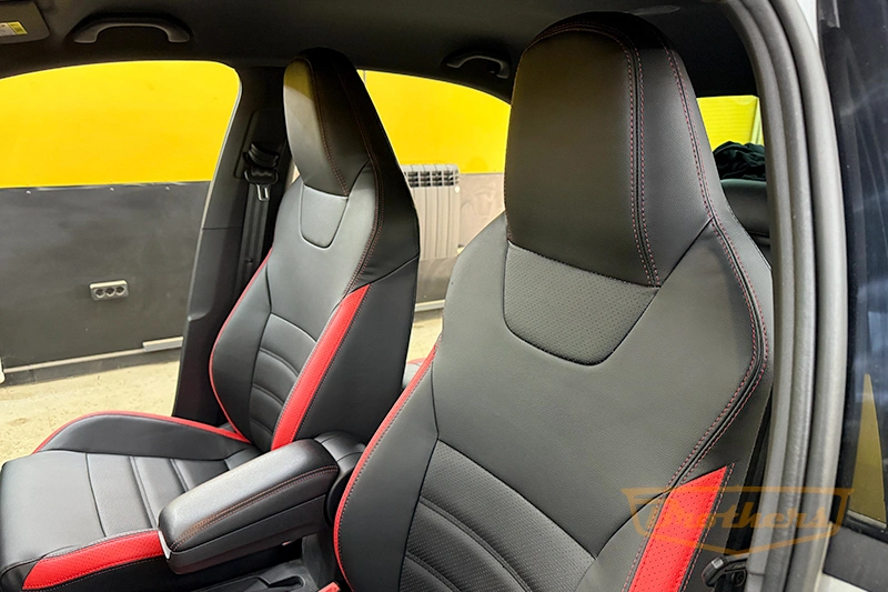 Чехлы для Volkswagen Polo VI, лифтбек, серии "Premium" - красная строчка, красные вставки