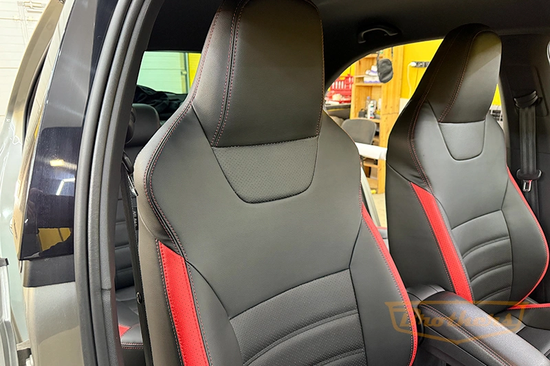 Чехлы для Volkswagen Polo VI, лифтбек, серии "Premium" - красная строчка, красные вставки