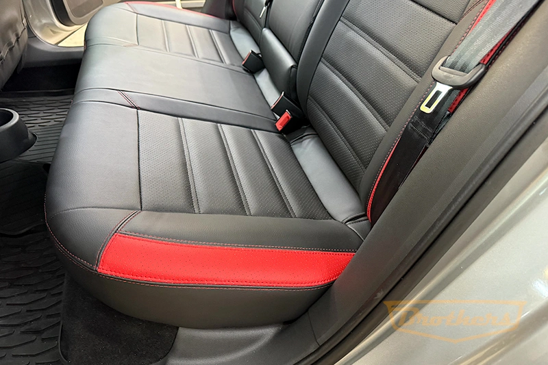 Чехлы для Volkswagen Polo VI, лифтбек, серии "Premium" - красная строчка, красные вставки