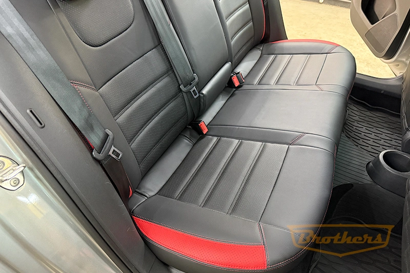 Чехлы для Volkswagen Polo VI, лифтбек, серии "Premium" - красная строчка, красные вставки