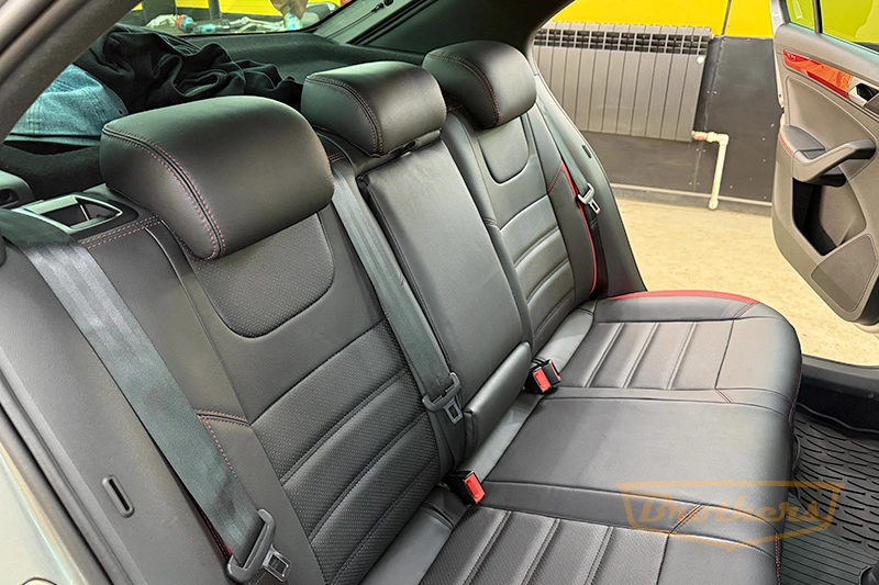 Чехлы для Volkswagen Polo VI, лифтбек, серии "Premium" - красная строчка, красные вставки