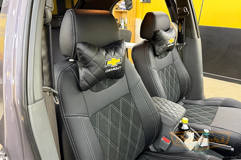 Автомобильные чехлы на сиденья Chevrolet Lacetti (с алькантарой), серии "Aurora" - серая строчка, ромбы