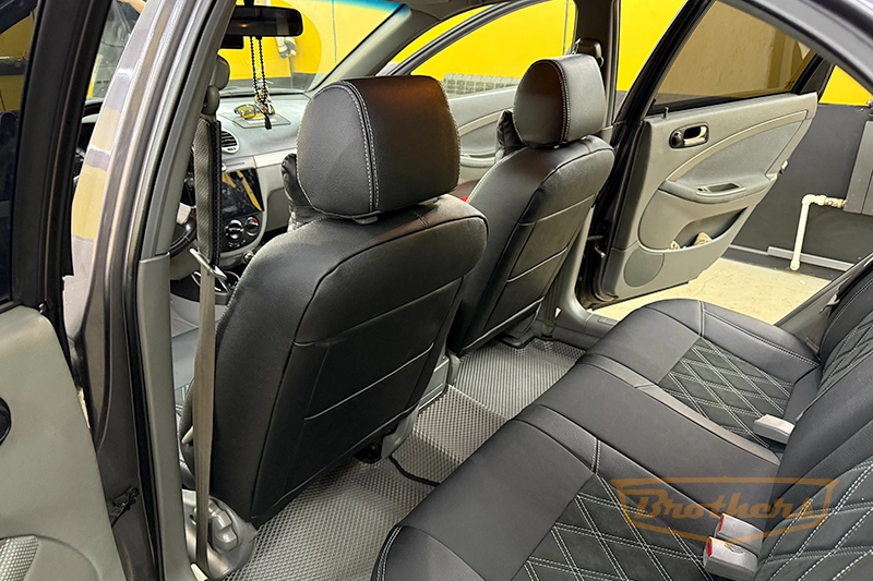 Автомобильные чехлы на сиденья Chevrolet Lacetti (с алькантарой), серии "Aurora" - серая строчка, ромбы
