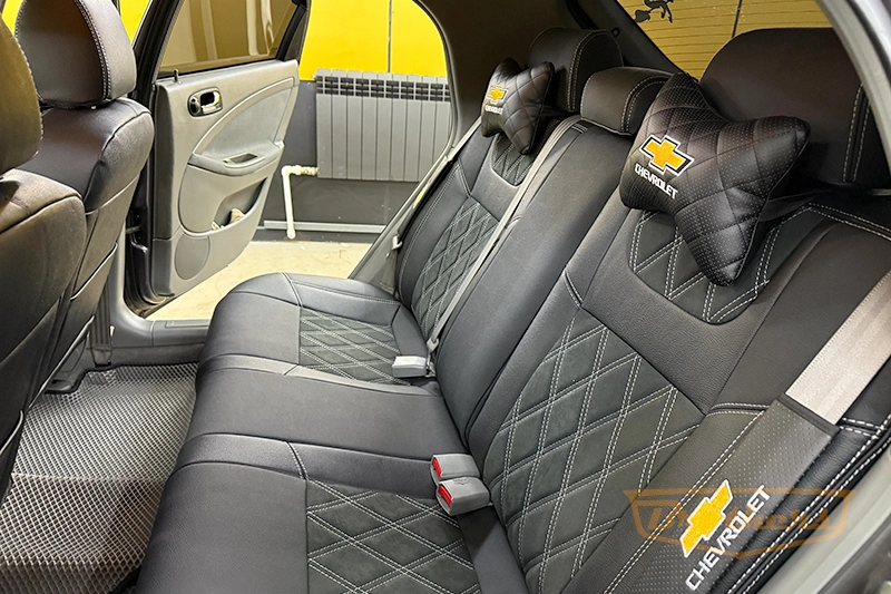 Автомобильные чехлы на сиденья Chevrolet Lacetti (с алькантарой), серии "Aurora" - серая строчка, ромбы