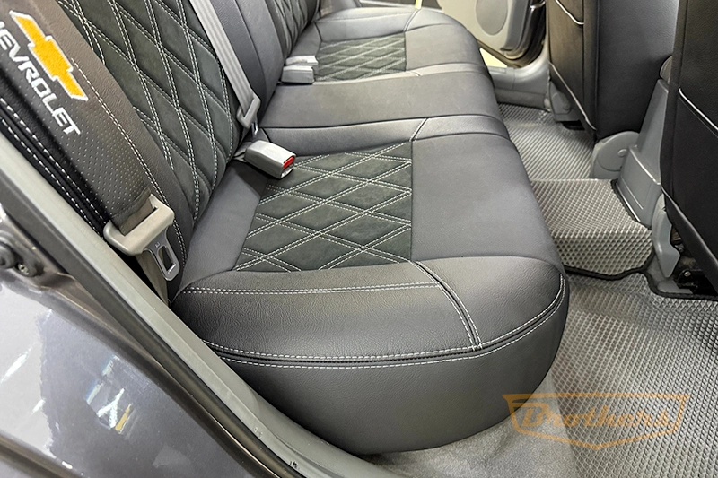 Автомобильные чехлы на сиденья Chevrolet Lacetti (с алькантарой), серии "Aurora" - серая строчка, ромбы