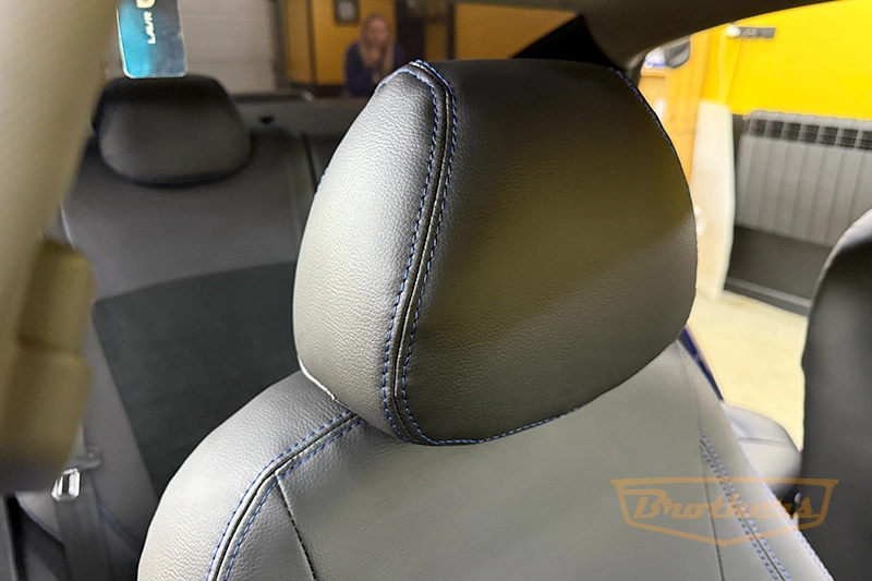 Авточехлы на Hyundai Solaris, "Alcantara" - синяя строчка, продление переднего ряда алькантарой