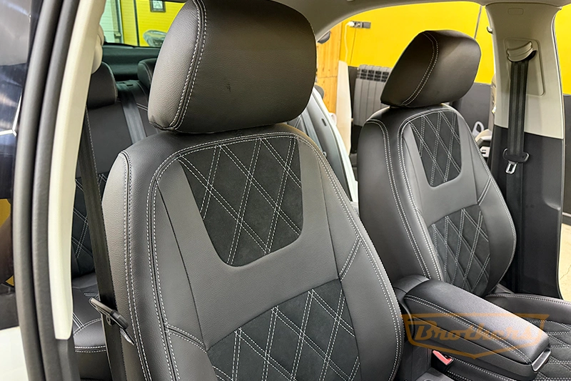 Чехлы на Skoda Rapid, серии "Alcantara" - серая строчка, продление передних сидений, ромбы