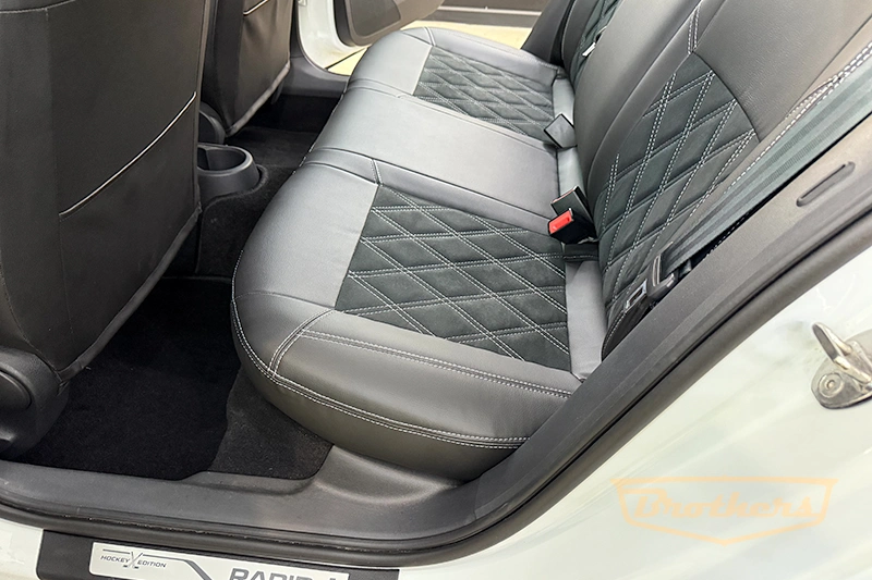 Чехлы на Skoda Rapid, серии "Alcantara" - серая строчка, продление передних сидений, ромбы