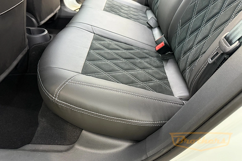 Чехлы на Skoda Rapid, серии "Alcantara" - серая строчка, продление передних сидений, ромбы