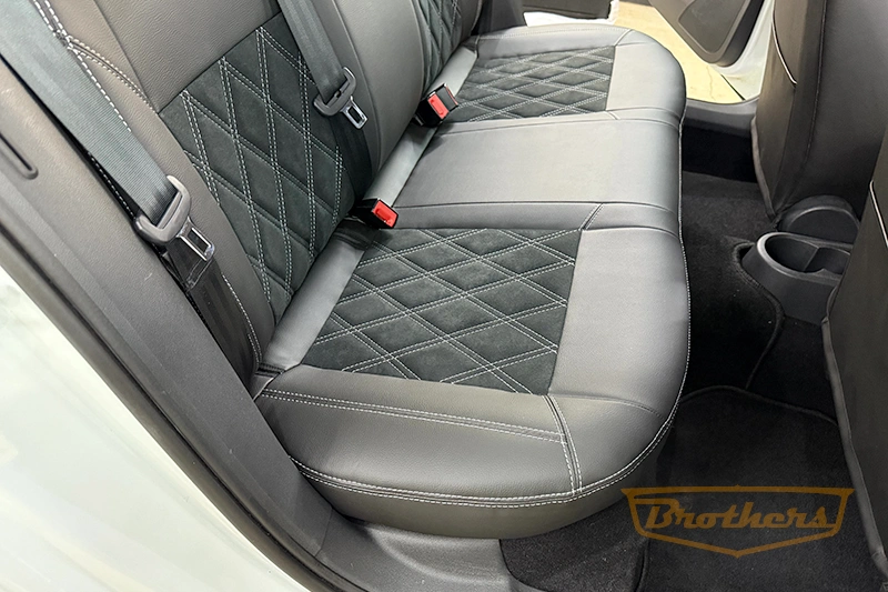 Чехлы на Skoda Rapid, серии "Alcantara" - серая строчка, продление передних сидений, ромбы