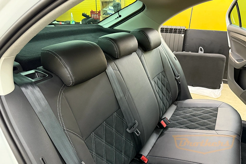 Чехлы на Skoda Rapid, серии "Alcantara" - серая строчка, продление передних сидений, ромбы