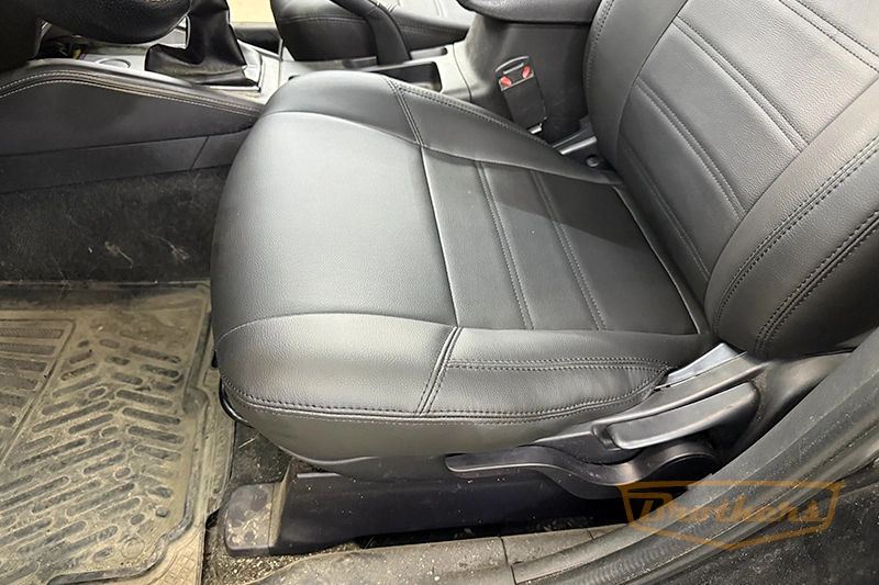 Чехлы на Mitsubishi ASX, серии "Premium" - черная строчка