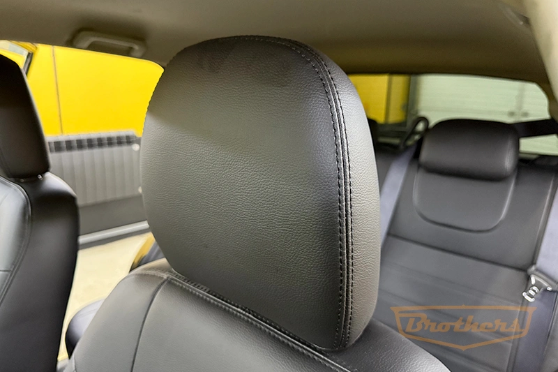 Чехлы на Mitsubishi ASX, серии "Premium" - черная строчка