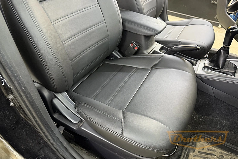 Чехлы на Mitsubishi ASX, серии "Premium" - черная строчка