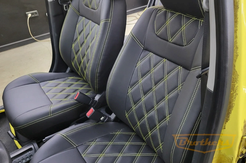 Авточехлы на Hyundai Getz, серии "Premium" (задний диван цельный) - желтая строчка, ромбы