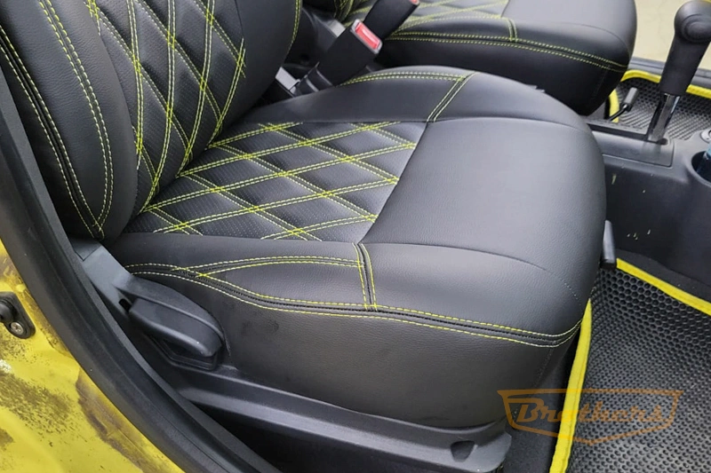 Авточехлы на Hyundai Getz, серии "Premium" (задний диван цельный) - желтая строчка, ромбы