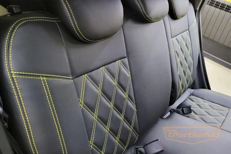 Авточехлы на Hyundai Getz, серии "Premium" (задний диван цельный) - желтая строчка, ромбы