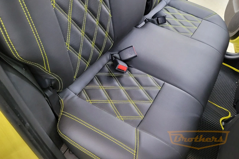 Авточехлы на Hyundai Getz, серии "Premium" (задний диван цельный) - желтая строчка, ромбы