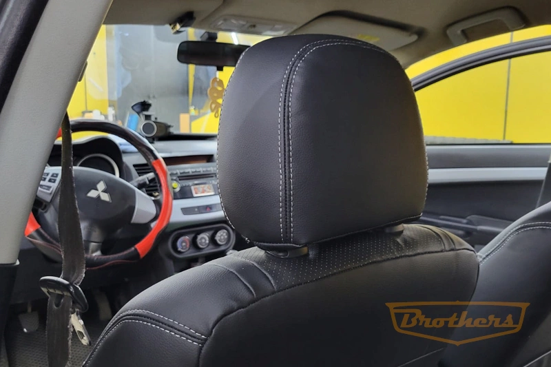 Авточехлы для сидений автомобиля Митсубиси Лансер 10, серии "Premium" - серая строчка (без бананов)