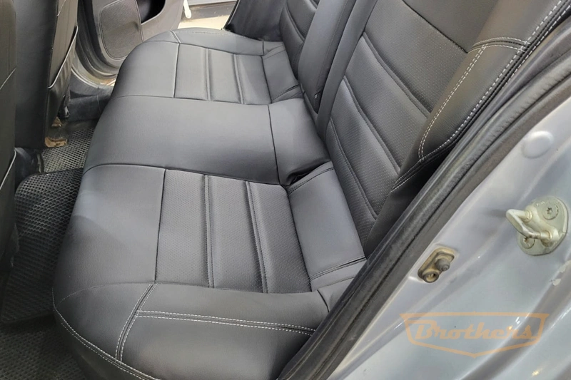 Авточехлы для сидений автомобиля Митсубиси Лансер 10, серии "Premium" - серая строчка (без бананов)