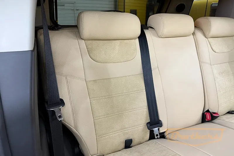 Чехлы на Toyota FJ Cruiser, серии "Aurora" - бежевая строчка, заменитель алькантары с продлением переднего ряда