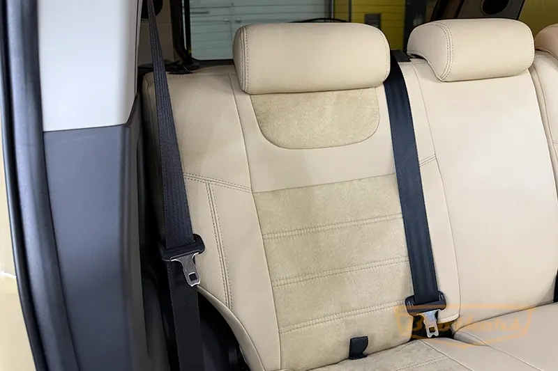 Чехлы на Toyota FJ Cruiser, серии "Aurora" - бежевая строчка, заменитель алькантары с продлением переднего ряда