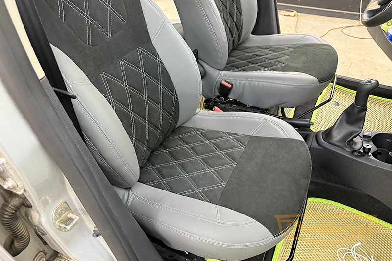 Авточехлы для Renault Sandero 2 серии "Alcantara" - серая эко-кожа, серая строчка, ромбы, продление алькантары