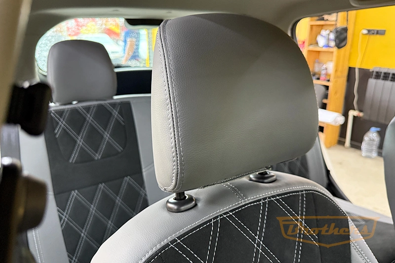 Авточехлы для Renault Sandero 2 серии "Alcantara" - серая эко-кожа, серая строчка, ромбы, продление алькантары