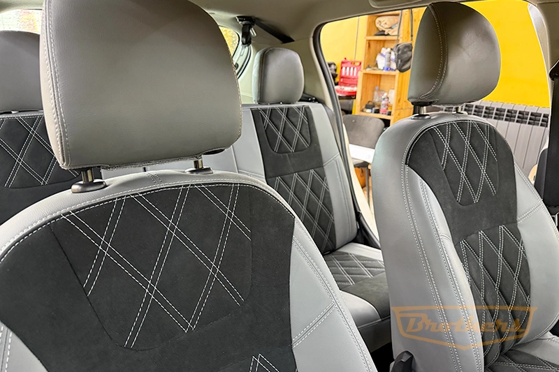 Авточехлы для Renault Sandero 2 серии "Alcantara" - серая эко-кожа, серая строчка, ромбы, продление алькантары